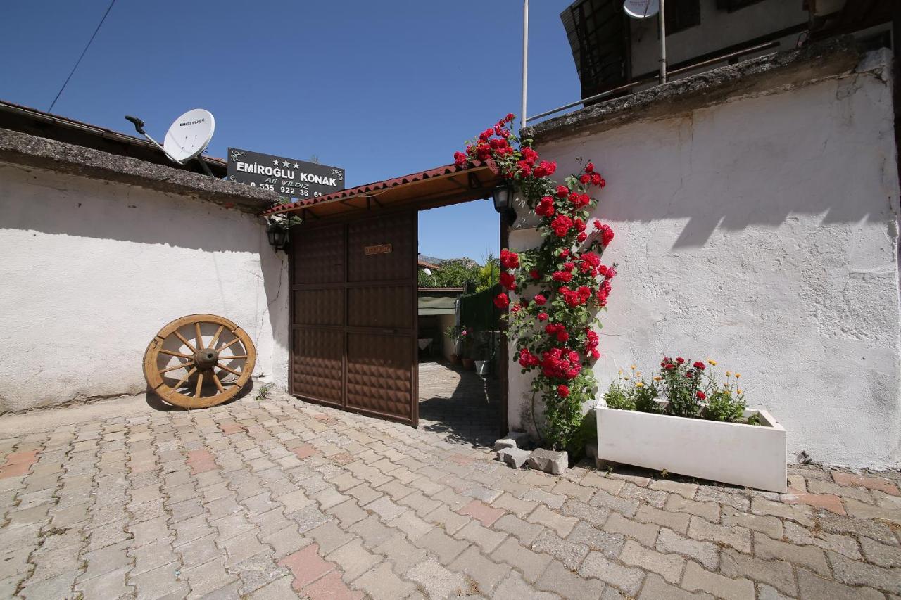 Emiroglu Konak Otel ซาฟรานโบลู ภายนอก รูปภาพ